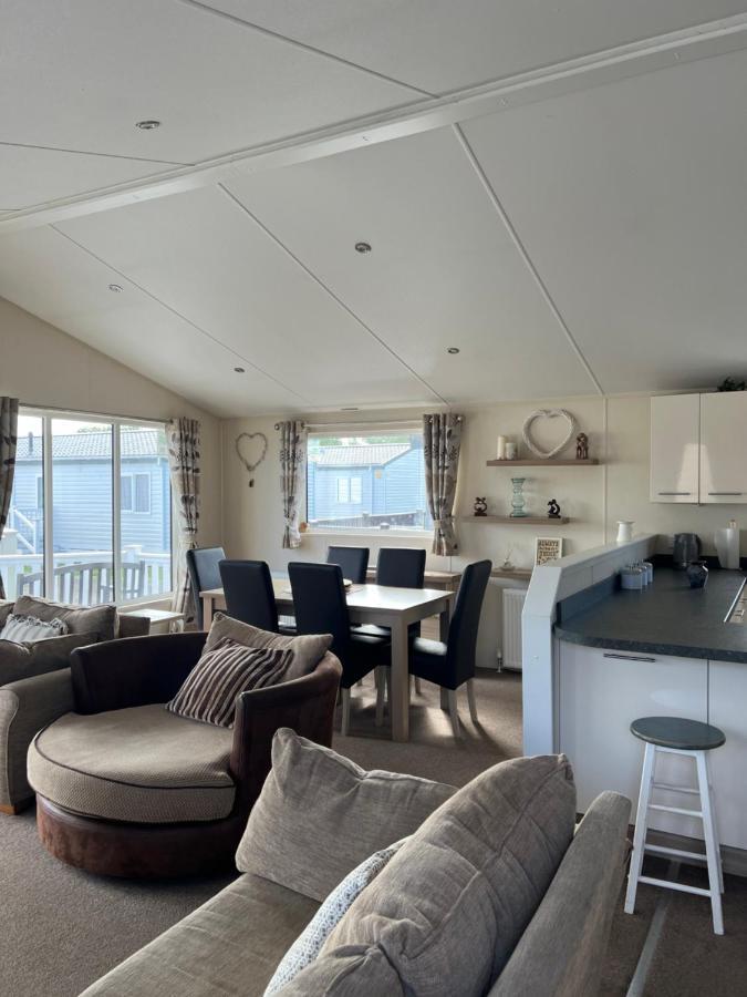 Lodge Caravan On Holiday Park Chichester Exterior foto