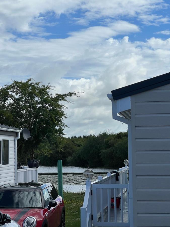 Lodge Caravan On Holiday Park Chichester Exterior foto