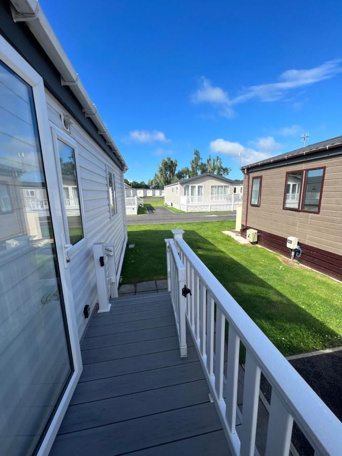 Lodge Caravan On Holiday Park Chichester Exterior foto